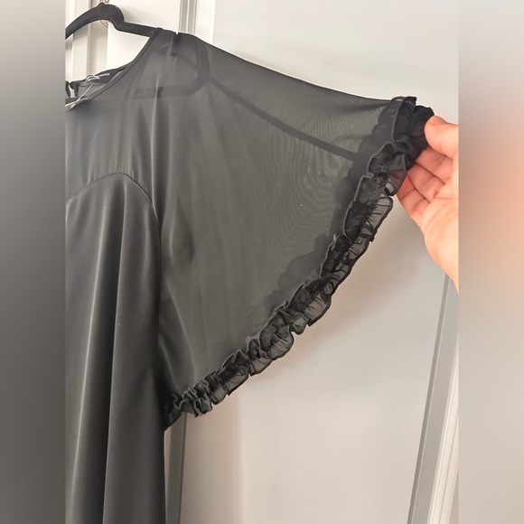 Dorothy Perkins Black Ruffle Sleeve Blouse - Picture 5 of 8